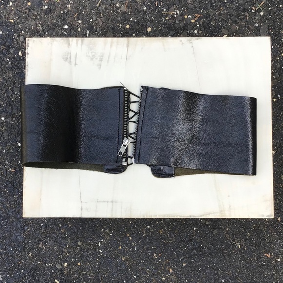 Black leather corset style silver zipper belt OS - Picture 4 of 5